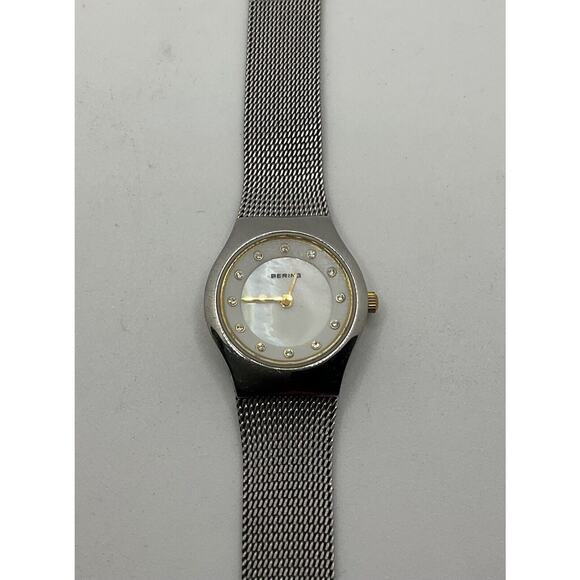 BERING Women’s Wristwatch Classic | brushed silver | 11927-004 Sapphire Crystal main image 9